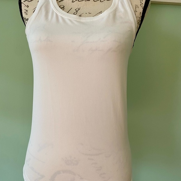 Women's Bali Tank Top Size Large - Picture 2 of 7